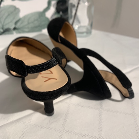 【Sold】Size 5” Suede pointed toe kitten heel - Picture 4 of 6